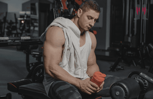 A person doing legday to enhance his fast-twitch and slow-twitch muscle.